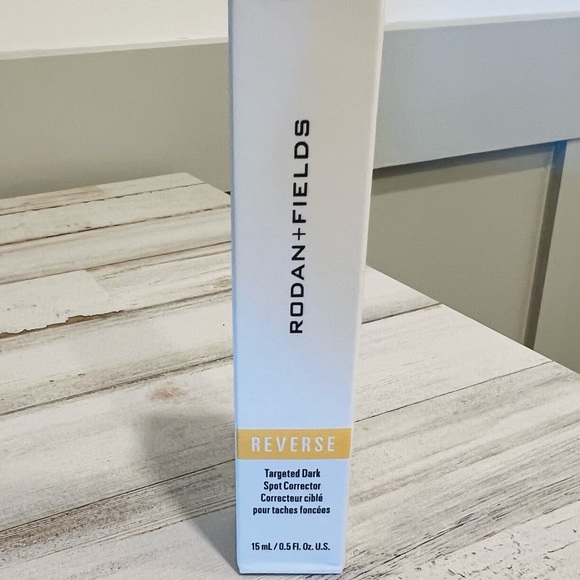Rodan + Fields Other - 💫HP 💫Rodan+Fields Targeted Dark Spot Corrector & Free Sample of Total RF Serum